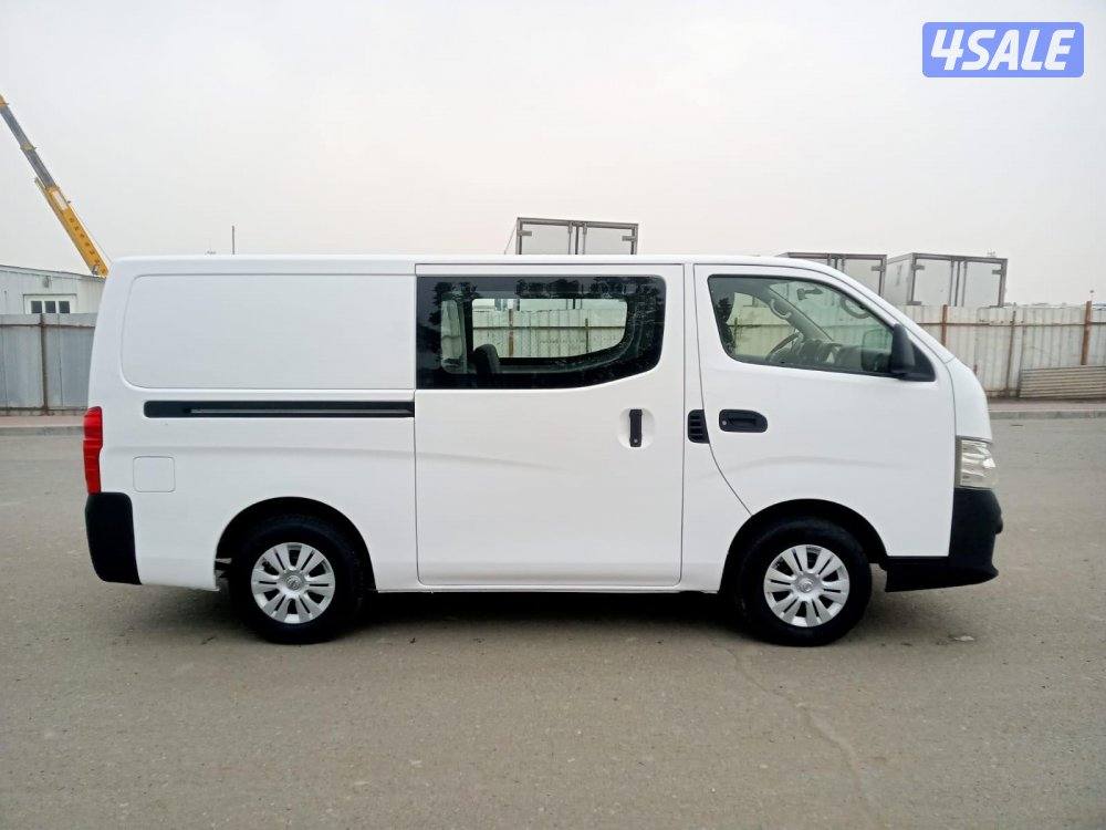 للبيع باص نيسان بوكس مقفل 20211