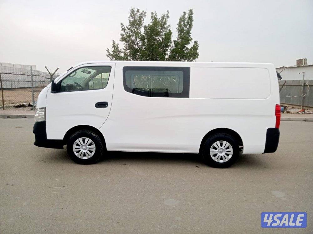 للبيع باص نيسان بوكس مقفل 20217