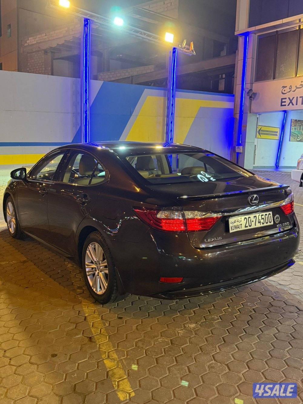 للبيع لكزس موديل 2013 ماشي 254 مفتاحين الوكاله0