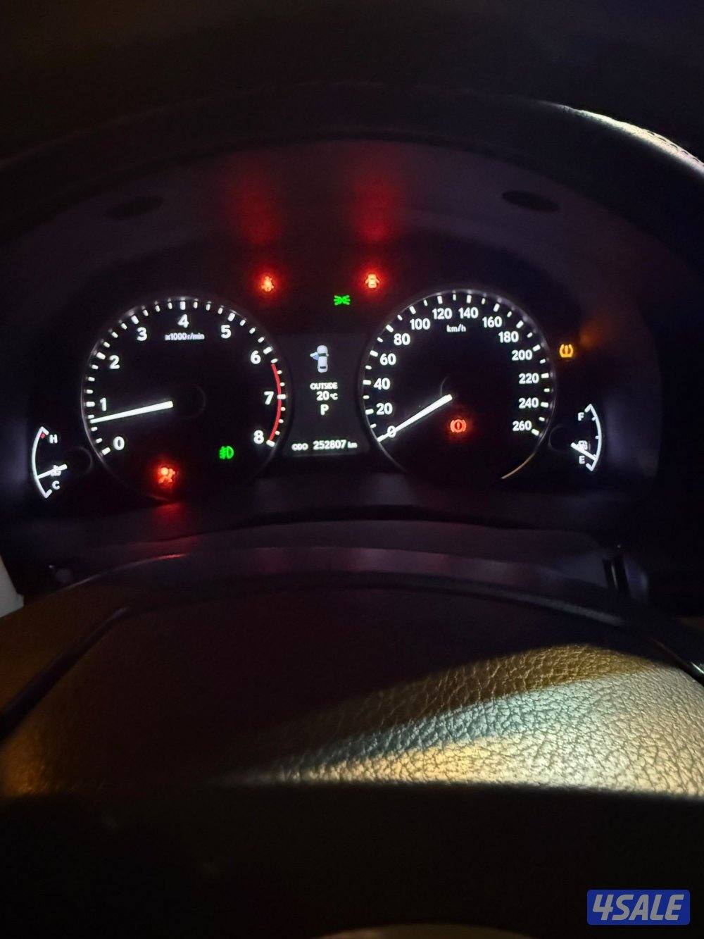 للبيع لكزس موديل 2013 ماشي 254 مفتاحين الوكاله7