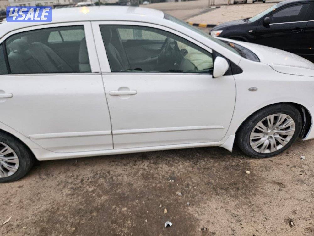 سيارة تويوتا كورولا 2011 بحاله ممتازة3