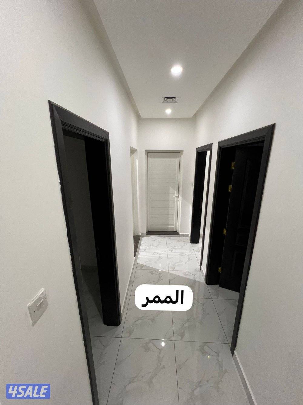 شقة ٣ غرف وحده ماستر وغرفة خدامـة ماستر وصاله ومطبخ من المالك معاريس2