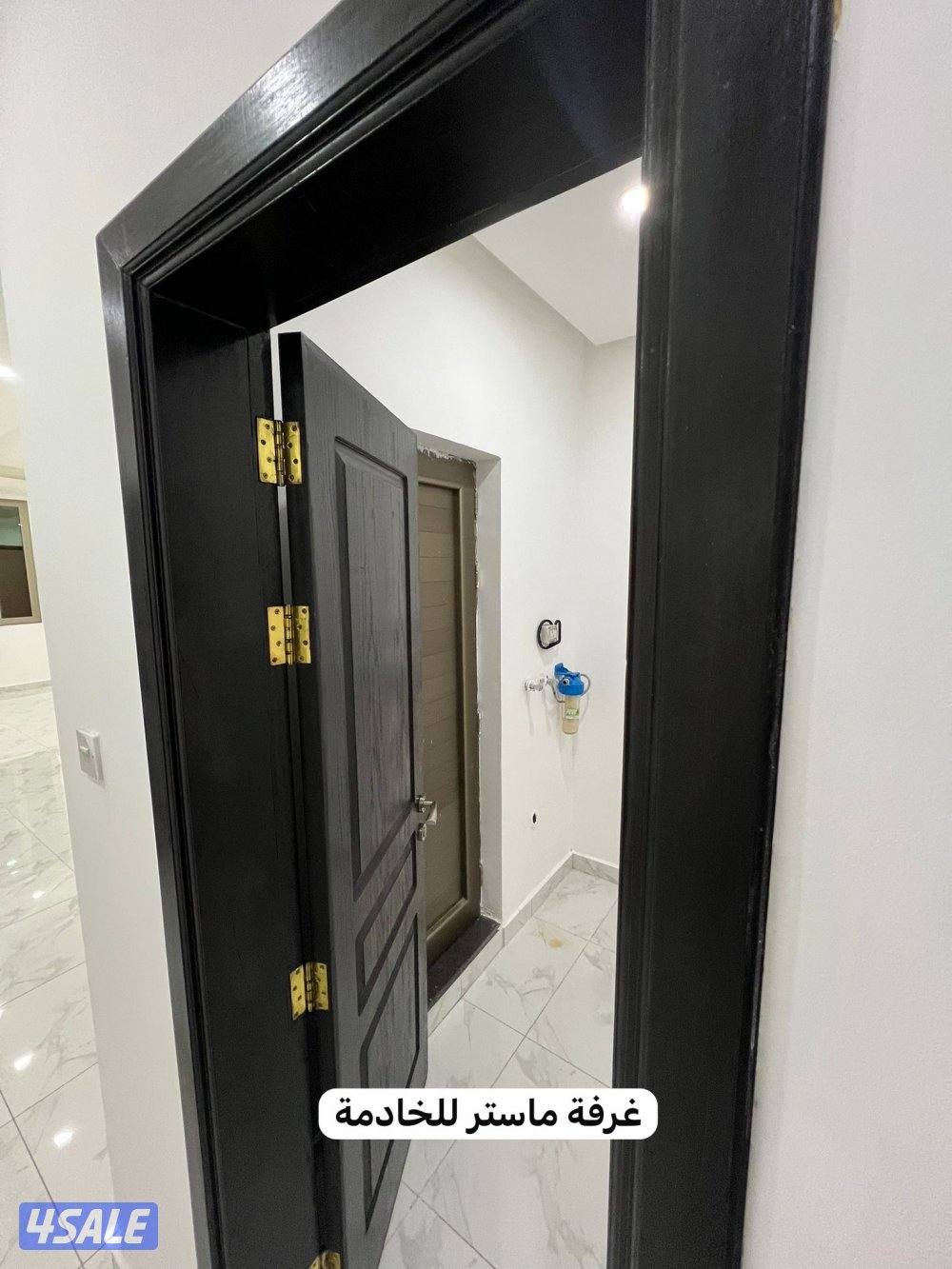 شقة ٣ غرف وحده ماستر وغرفة خدامـة ماستر وصاله ومطبخ من المالك معاريس7