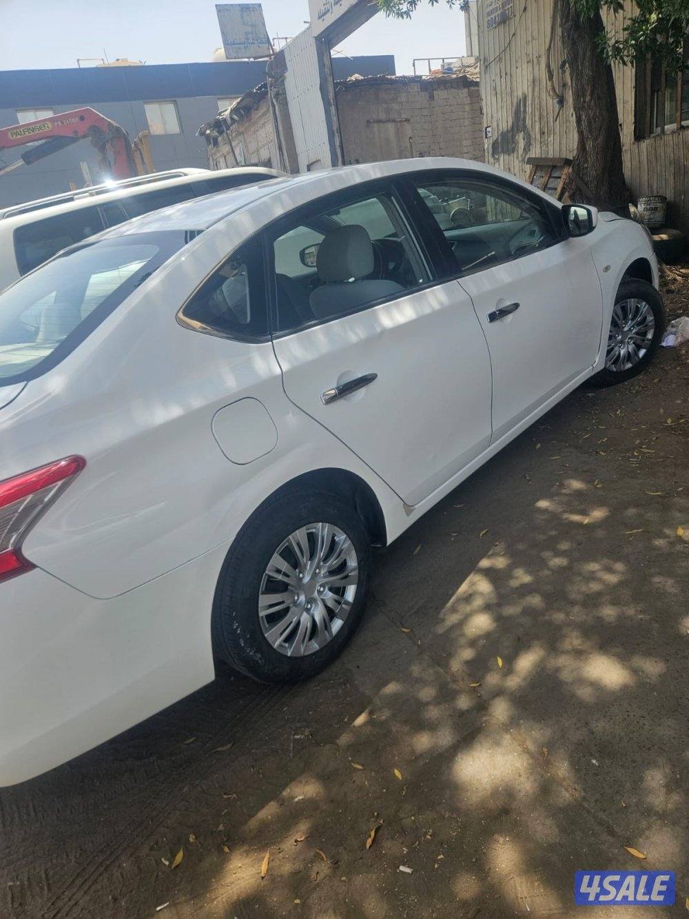 سيارة نيسان سينترا 2016 بحاله ممتازة2