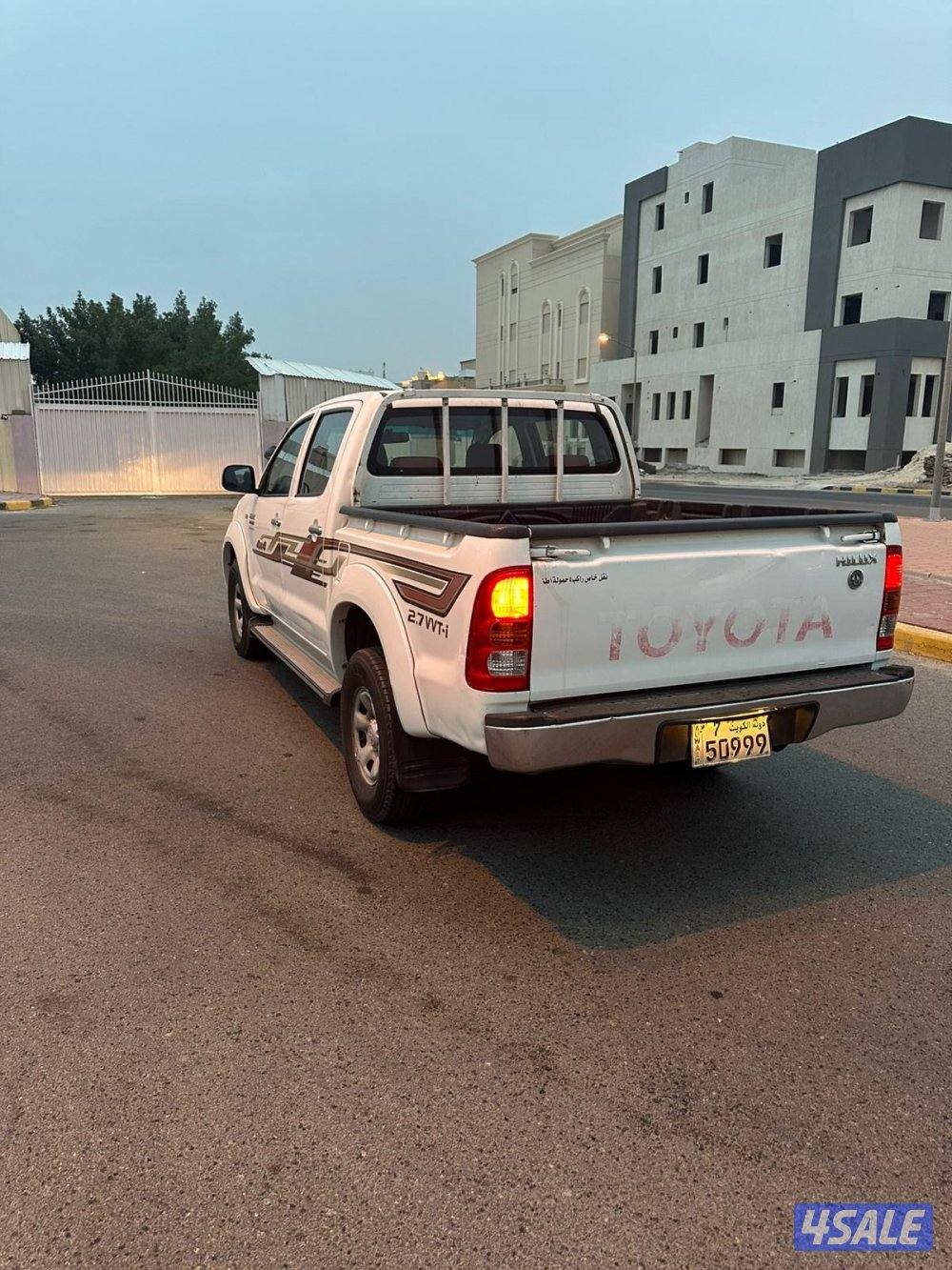 للبيع هايلكس 2011 بحاله جيده3