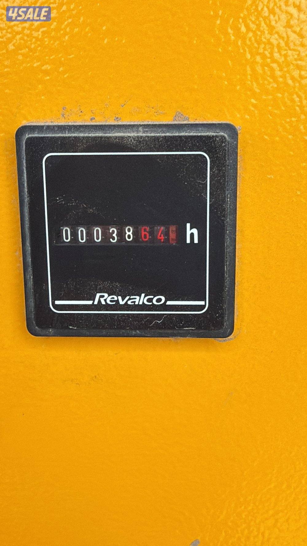 للبيع مكينه بيركنز وكاله حجم 80 الف صافي 64 الف مديل 2015 ستاندر3