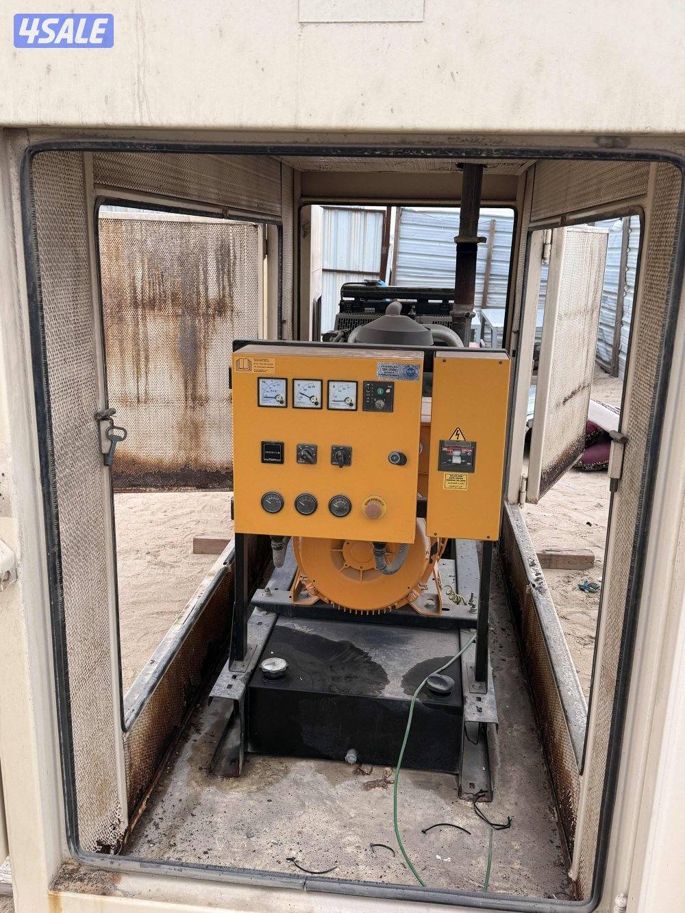 للبيع مكينه بيركنز وكاله حجم 80 الف صافي 64 الف مديل 2015 ستاندر4