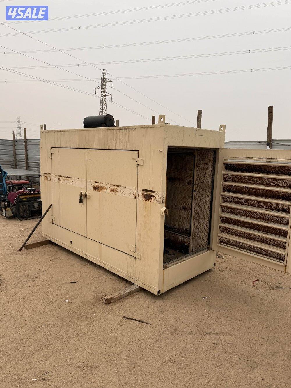 للبيع مكينه بيركنز وكاله حجم 80 الف صافي 64 الف مديل 2015 ستاندر7