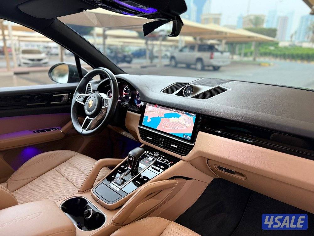 للبيع : بورش كايين موديل : 2021 عداد : 63 الف7