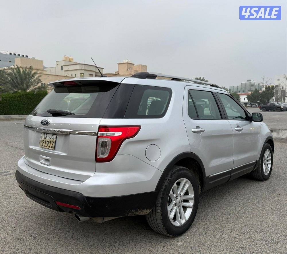 بحالة ممتازة جيب فورد اكسبلورر 2015 وكالة 7 كراسي فحص ماكينة قير شاسي3