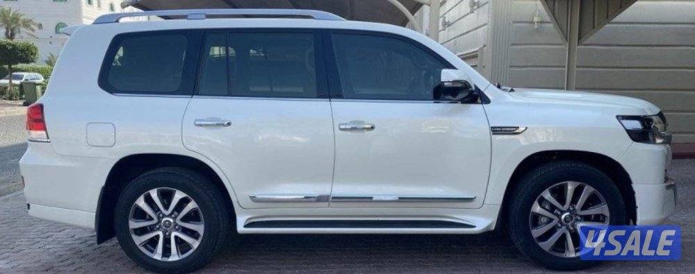 لاند كروزر GXR V8 GRAND TOURING Signature2