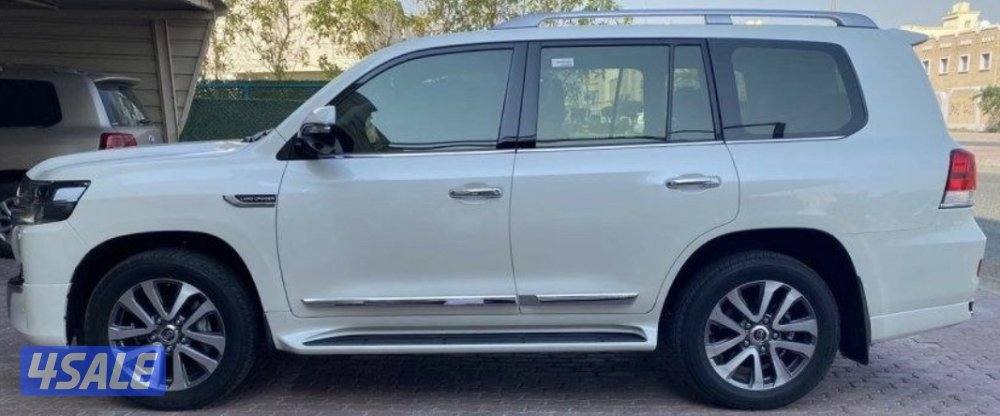 لاند كروزر GXR V8 GRAND TOURING Signature3