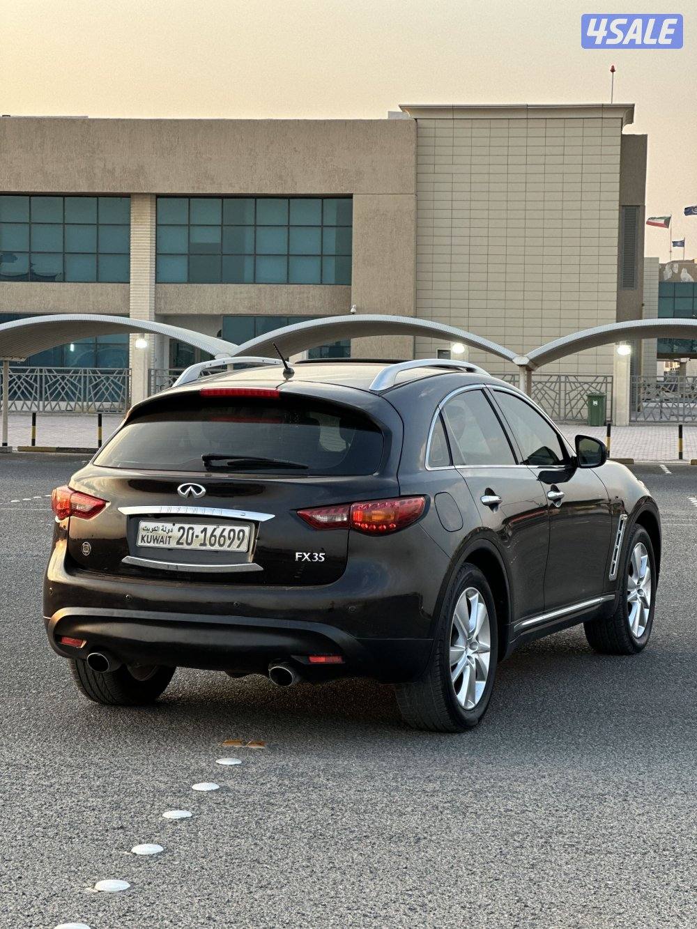 انفينيتي FX-35 مديل 20124