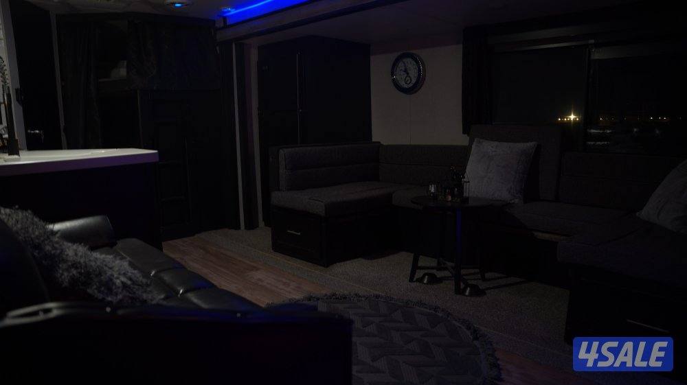 كشته كامله للبيع مع الكرفان امريكي 29 شروكي20219