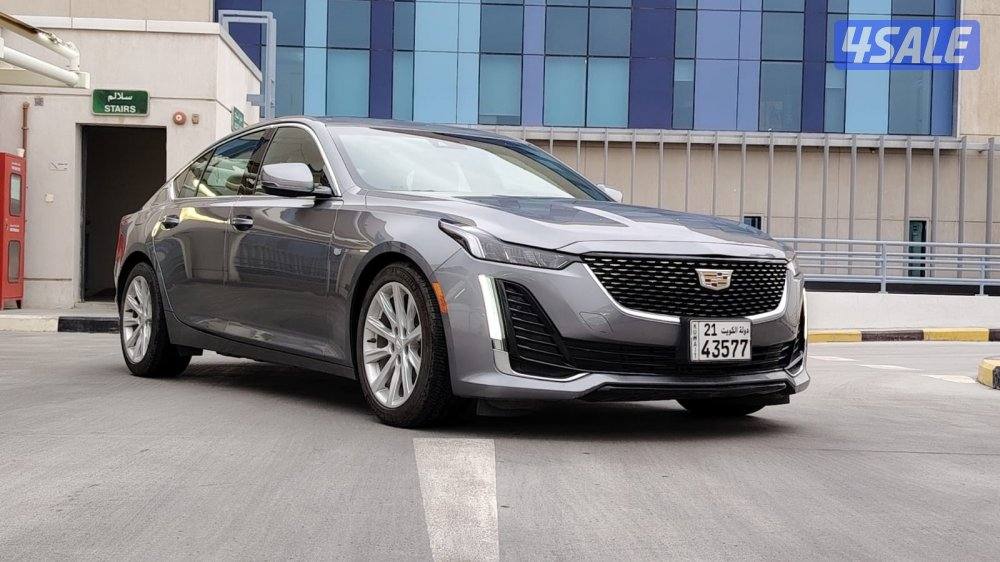 للبيع كاديلاك CT5 م/2022 عداد:14 ألف تحت الكفاله1