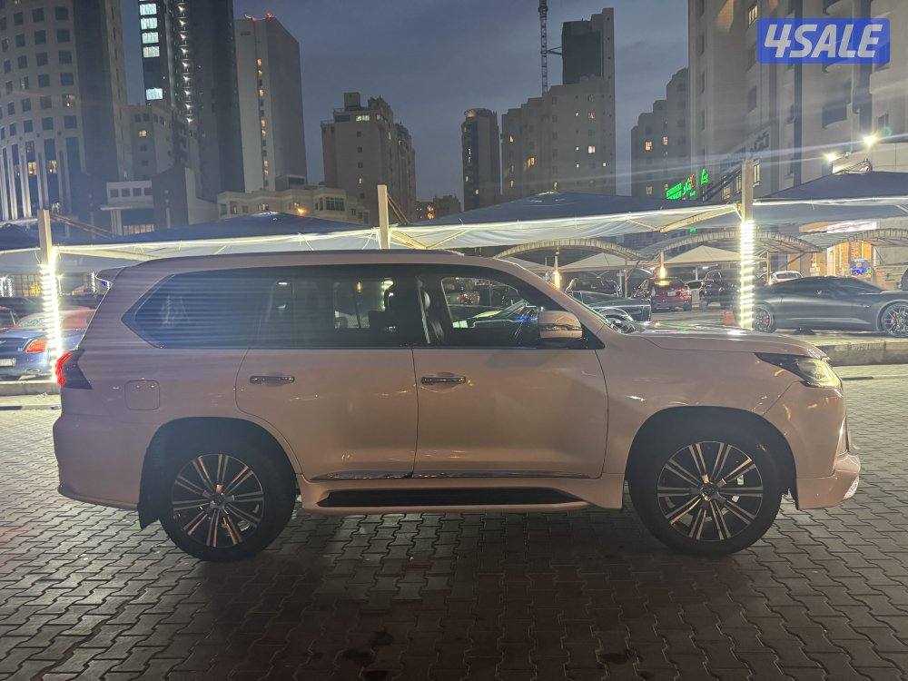 للبيع لكزاس موديل 2018 اس سبورت5