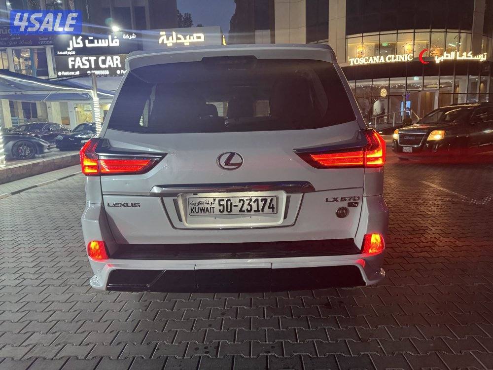 للبيع لكزاس موديل 2018 اس سبورت6