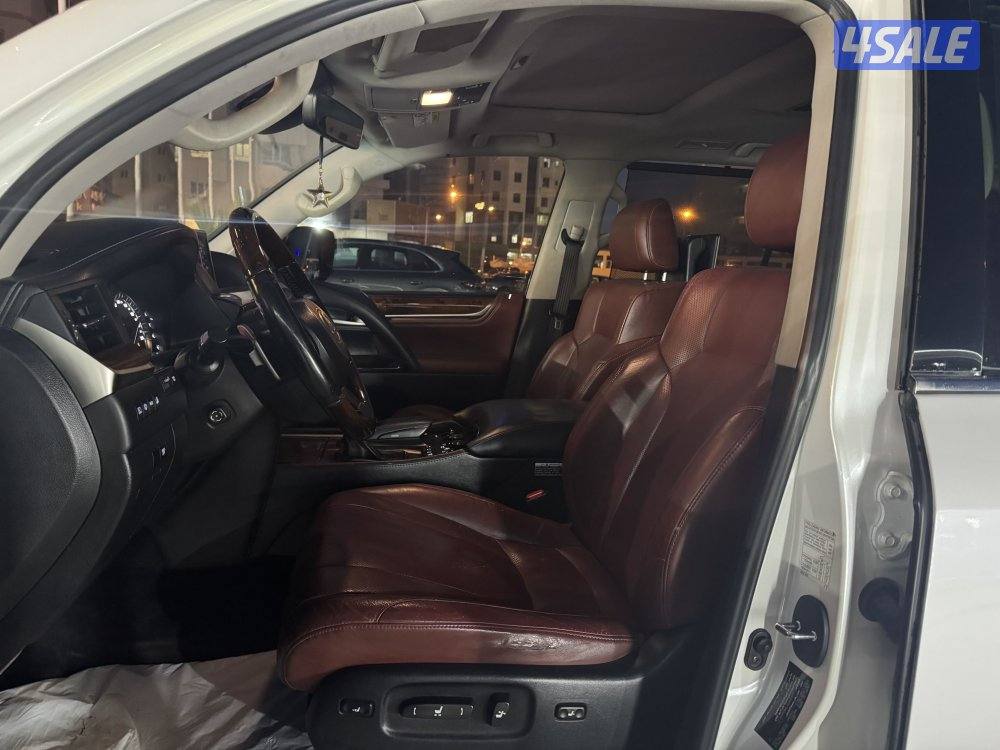 للبيع لكزاس موديل 2018 اس سبورت8