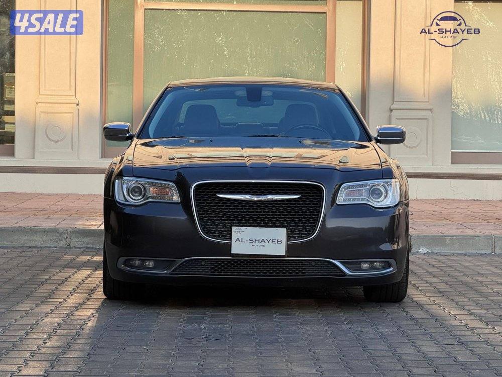 كرايزلر C300 بحالة ممتازة 20223
