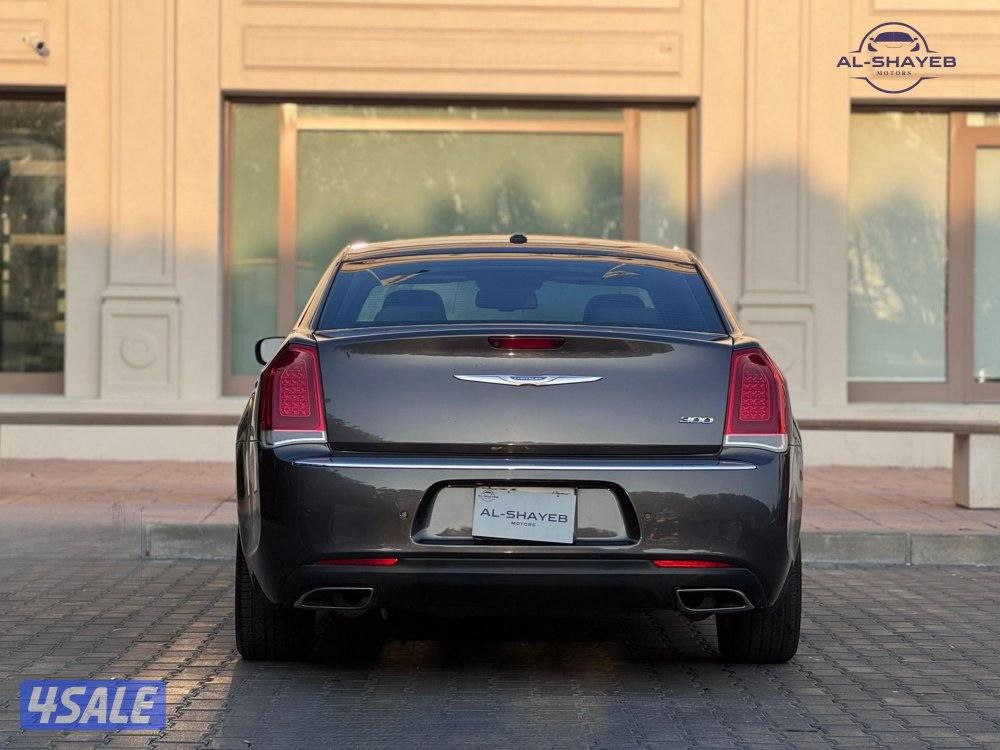 كرايزلر C300 بحالة ممتازة 20225
