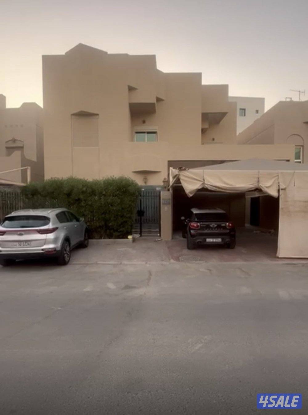 للبيع فيلا بالشهداء0