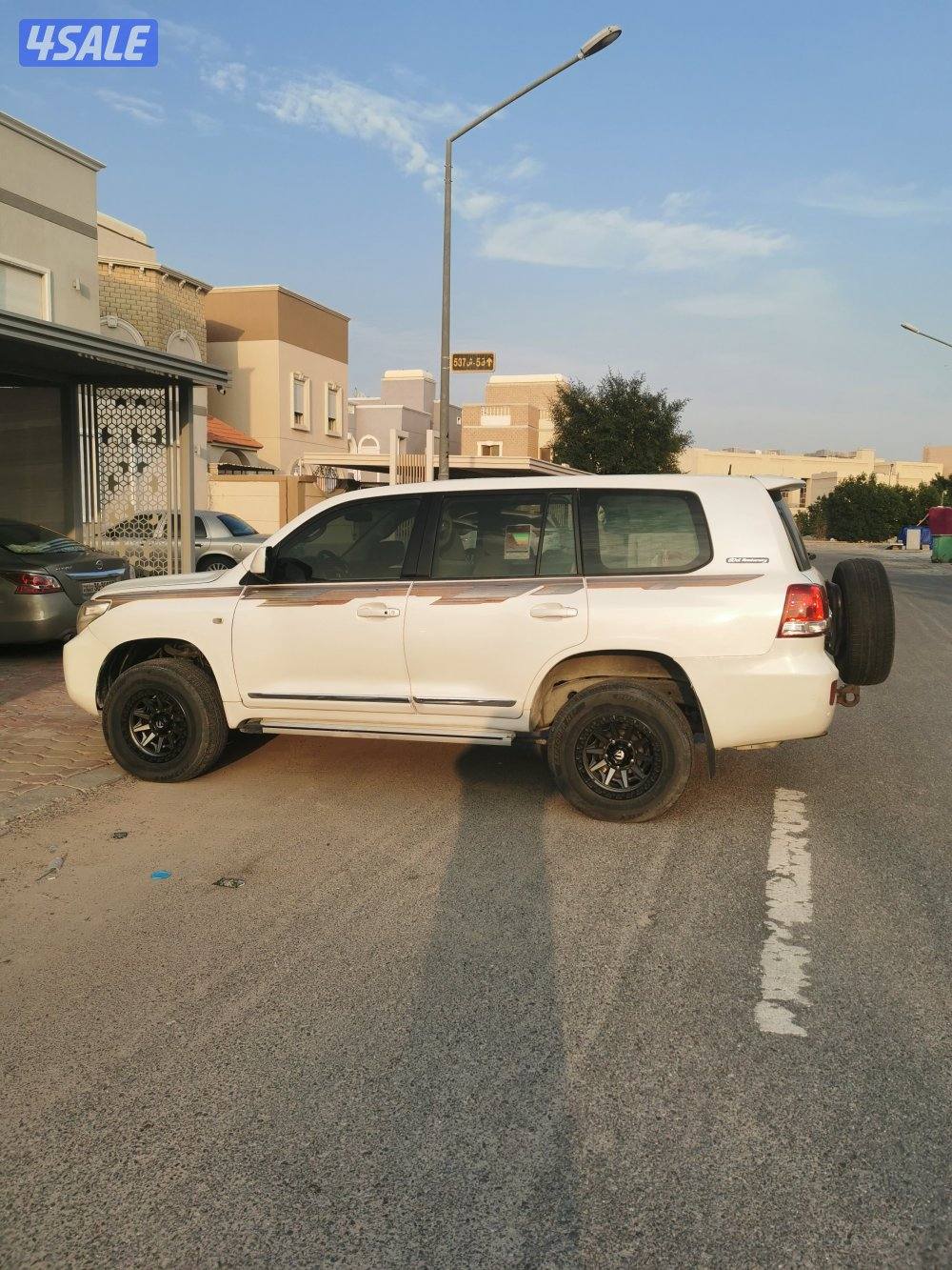 للبيع لاند قير عادي اساس موديل ٢٠٠٩ شرط الفحص قير مكينه شاصي البدي مص2