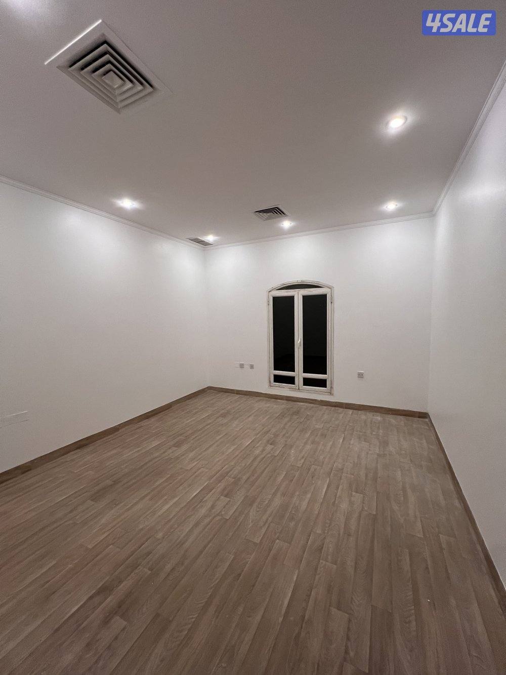 للإيجار دور في الزهراء مع غرفة سواق 6502