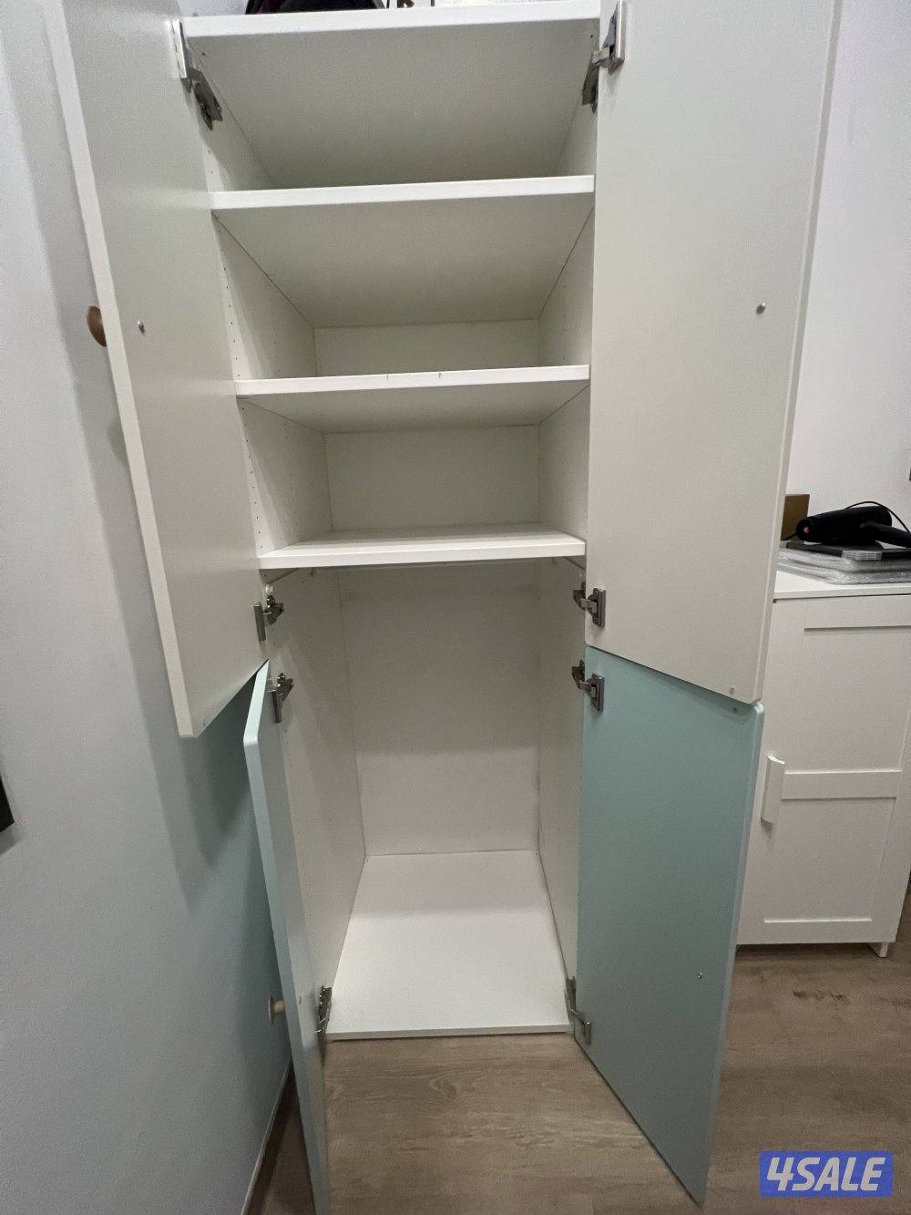 Wardrobe blue and white1