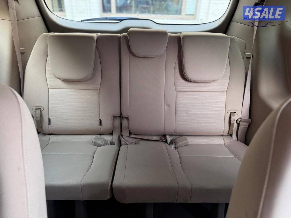 كارنفال 2017 عداد 150 الف بحالة ممتازة8