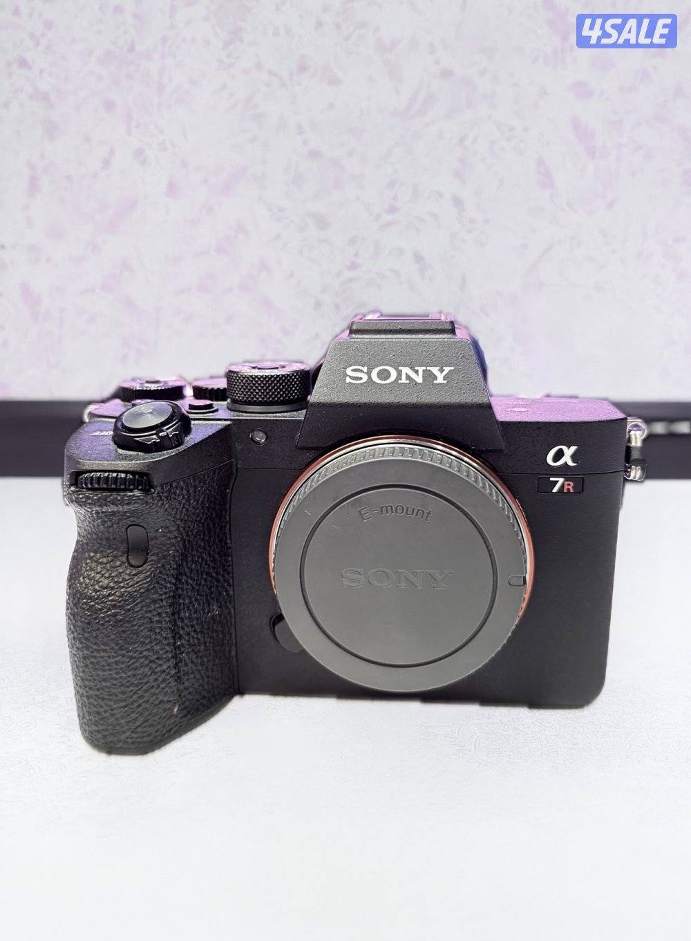 Sony A7R4 وعدستين0