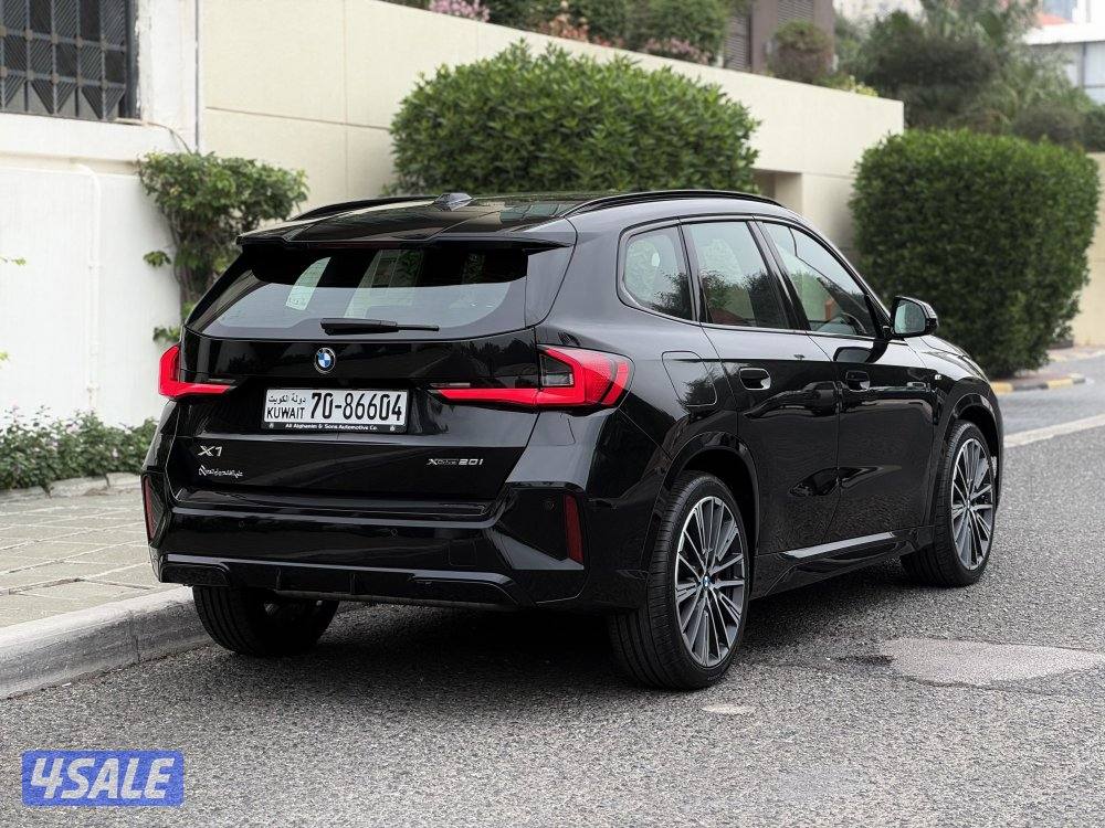 بي ام دبليو X1 كت ام سبورت 2023 عداد 35 الدرجة الأولى صبغ وكالة4