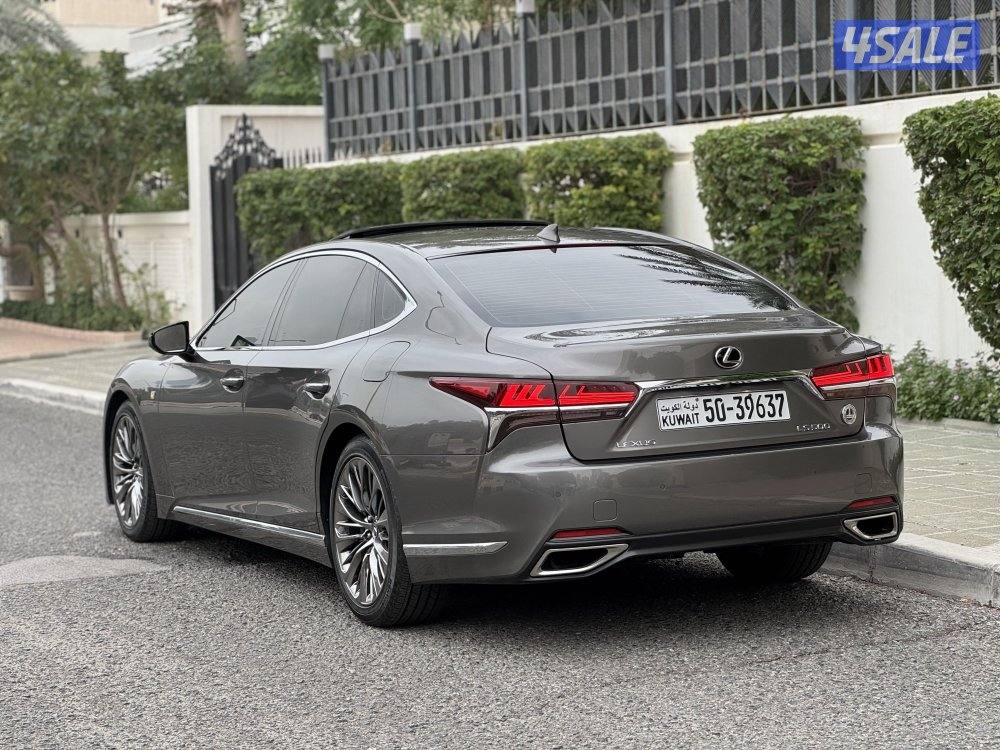 لكزس LS500 موديل 2018 عداد 52 الدرجة الأولى الساير صبغ وكالة4