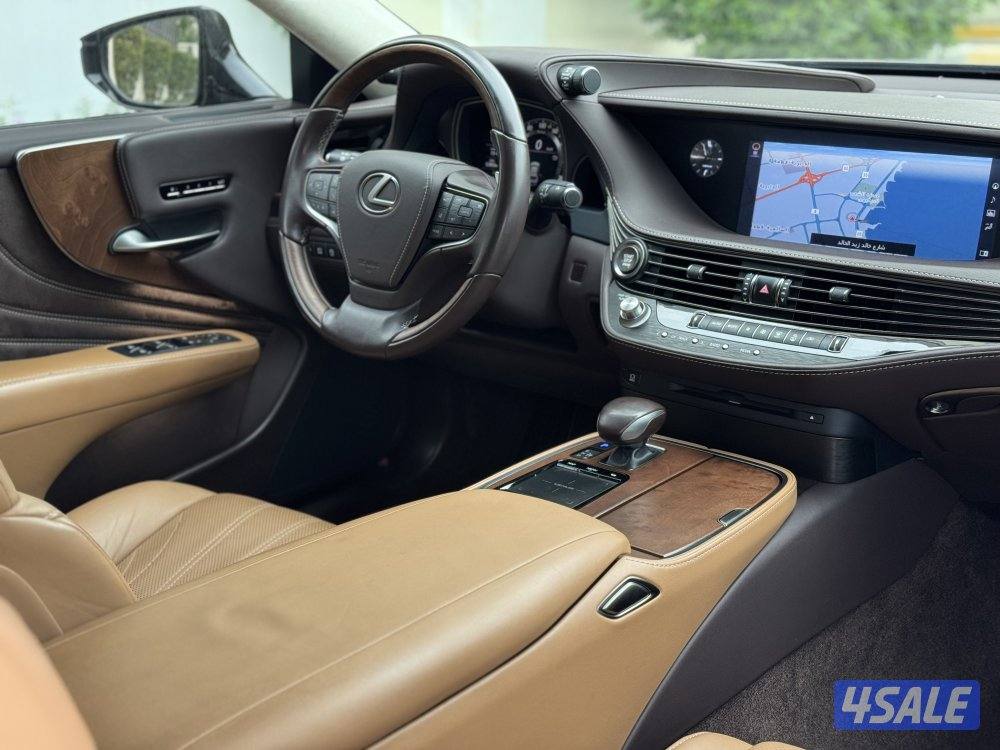 لكزس LS500 موديل 2018 عداد 52 الدرجة الأولى الساير صبغ وكالة9