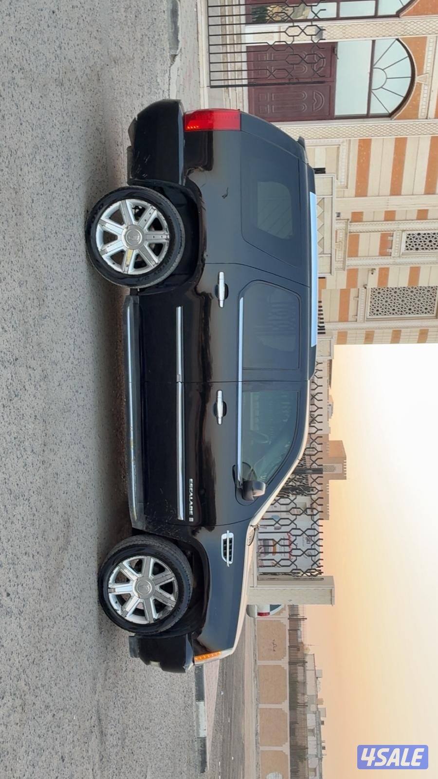 للبيع اسكاليد 10074