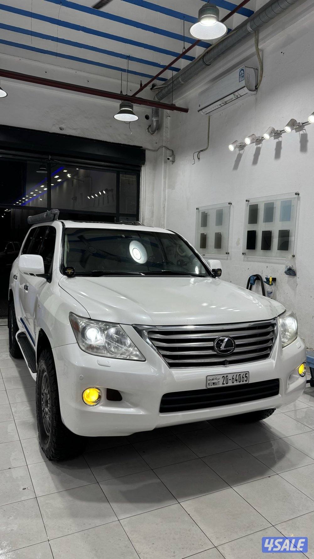 جيب لكزس ٢٠٠٩0