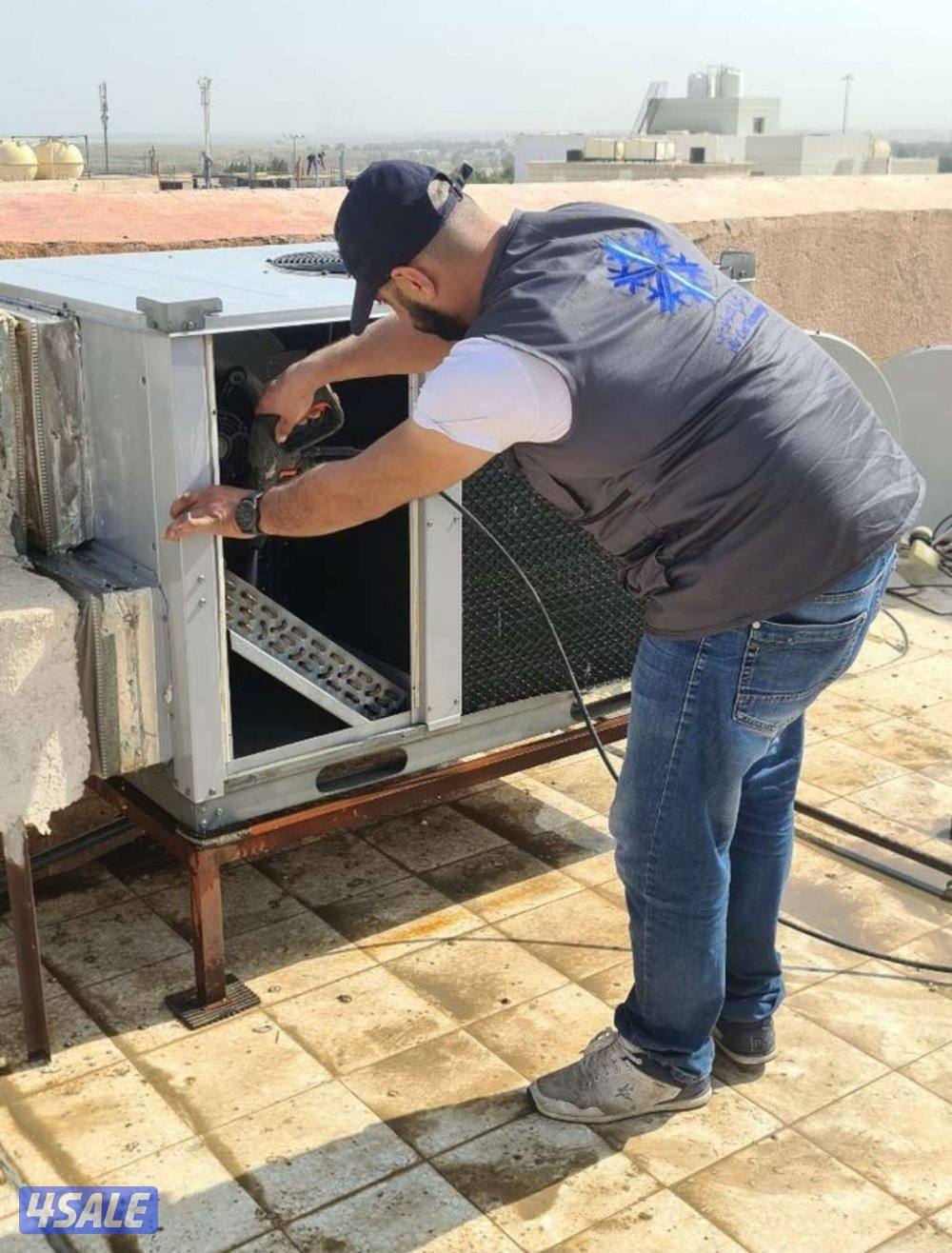 تركيب ونقل وصيانة وغسيل جميع انواع التكييفات0