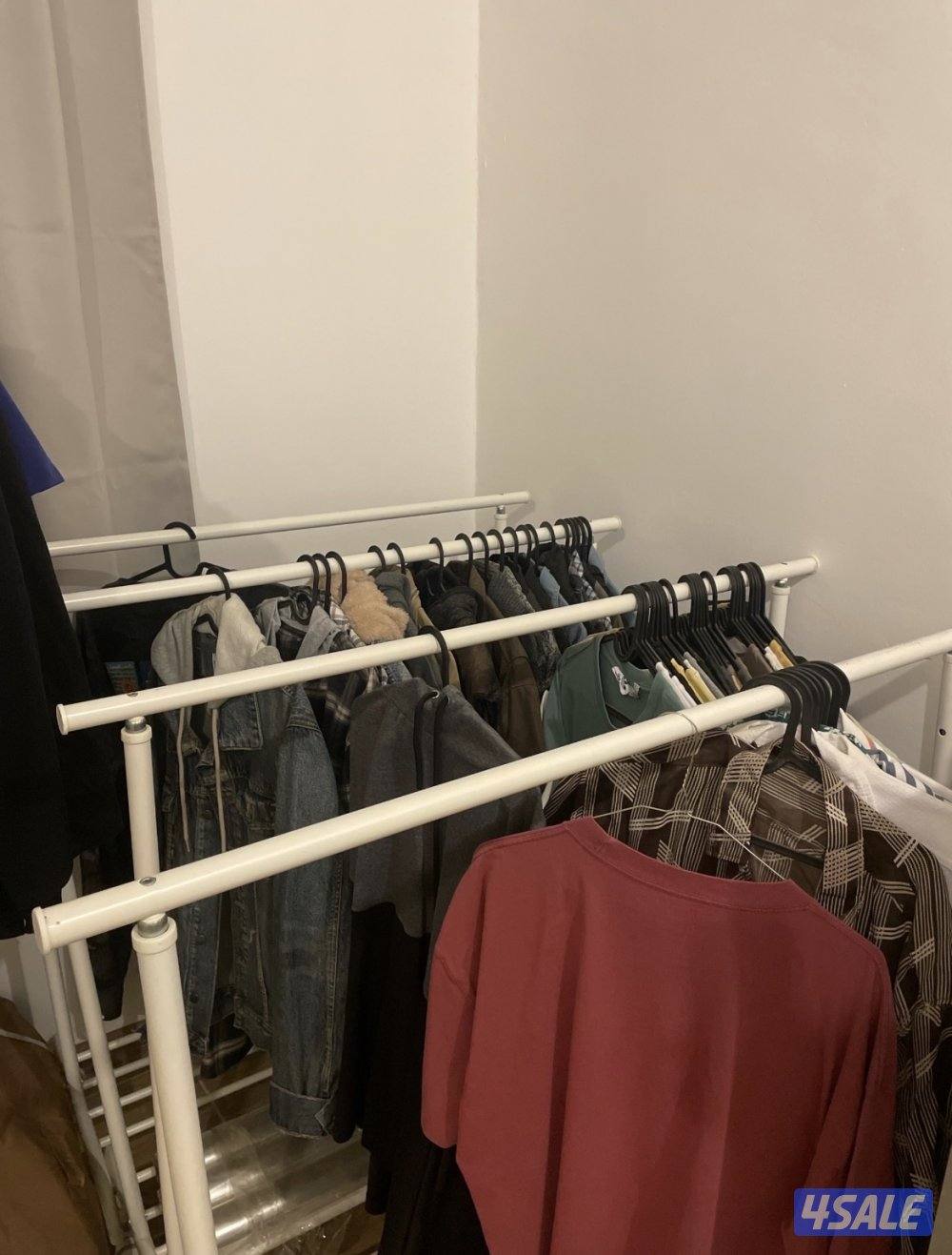 حامل الملابس 4 حبات بسعر رمزي0