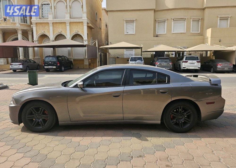 دودج شارجر RT بحالة نظيفة جدا موديل 20126