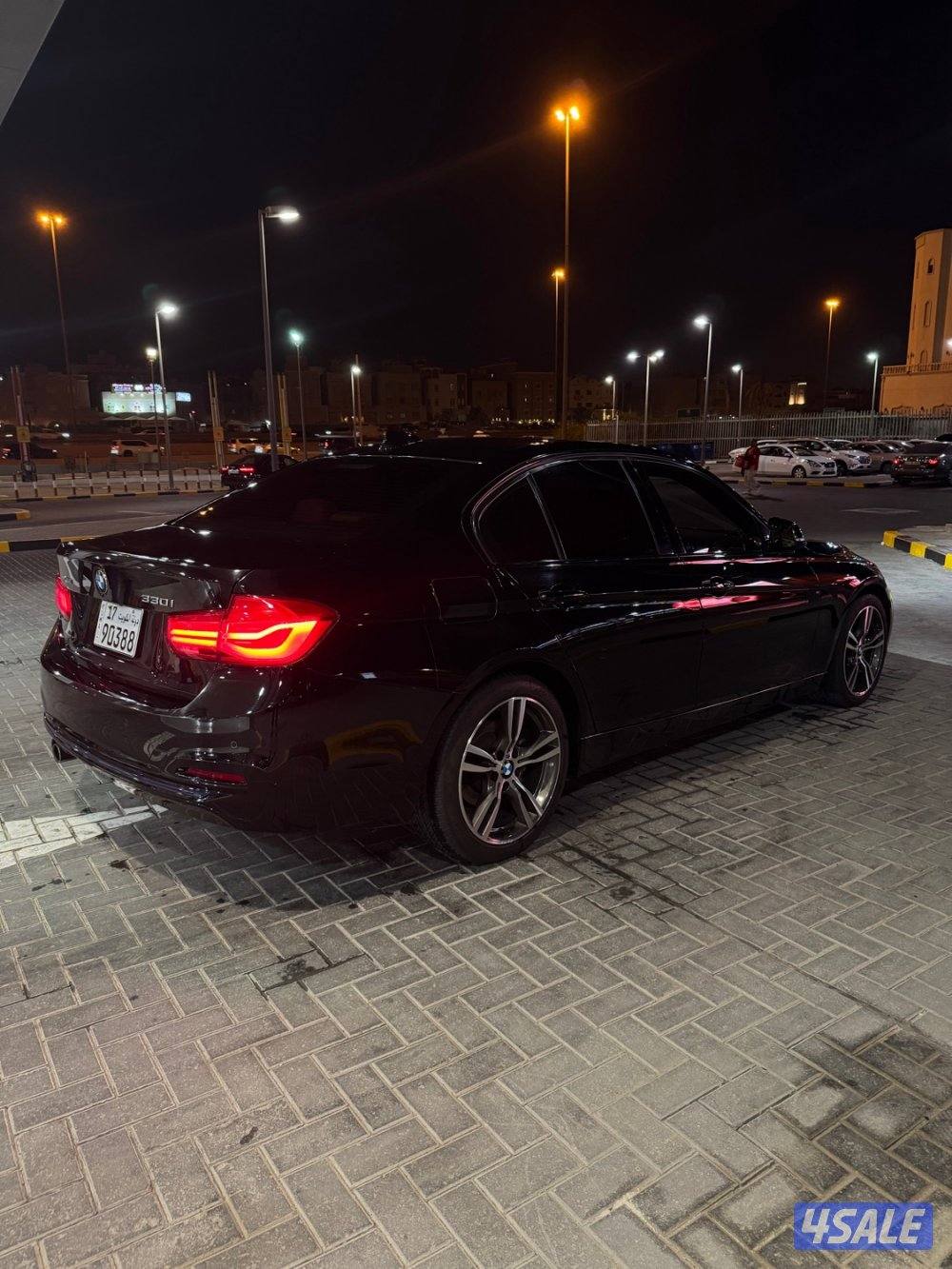 للبيع BMW 330i موديل 2017 🚗7