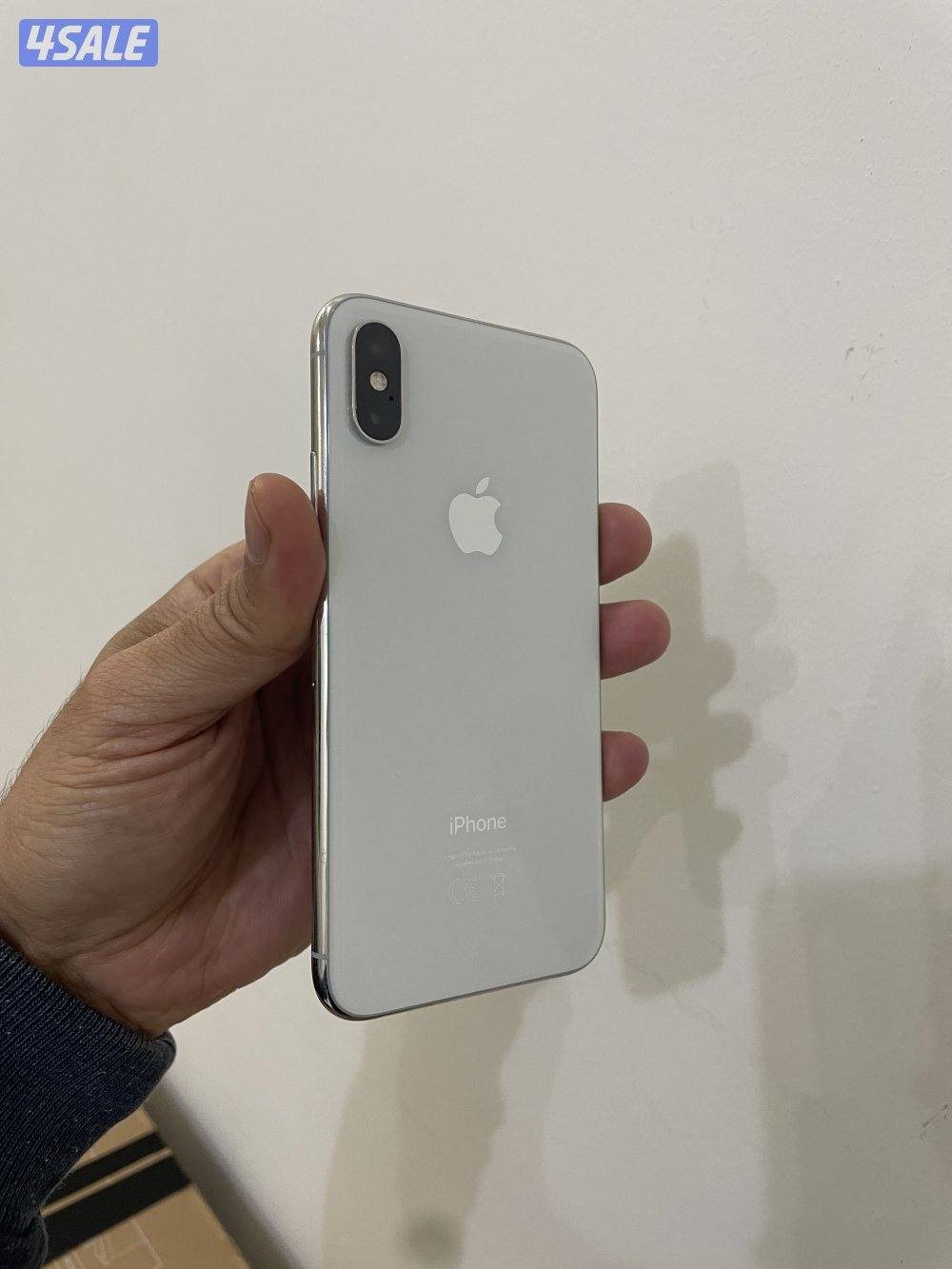 للبيع ايفون 12 + ايفون Xs سعة 256 جيجا0