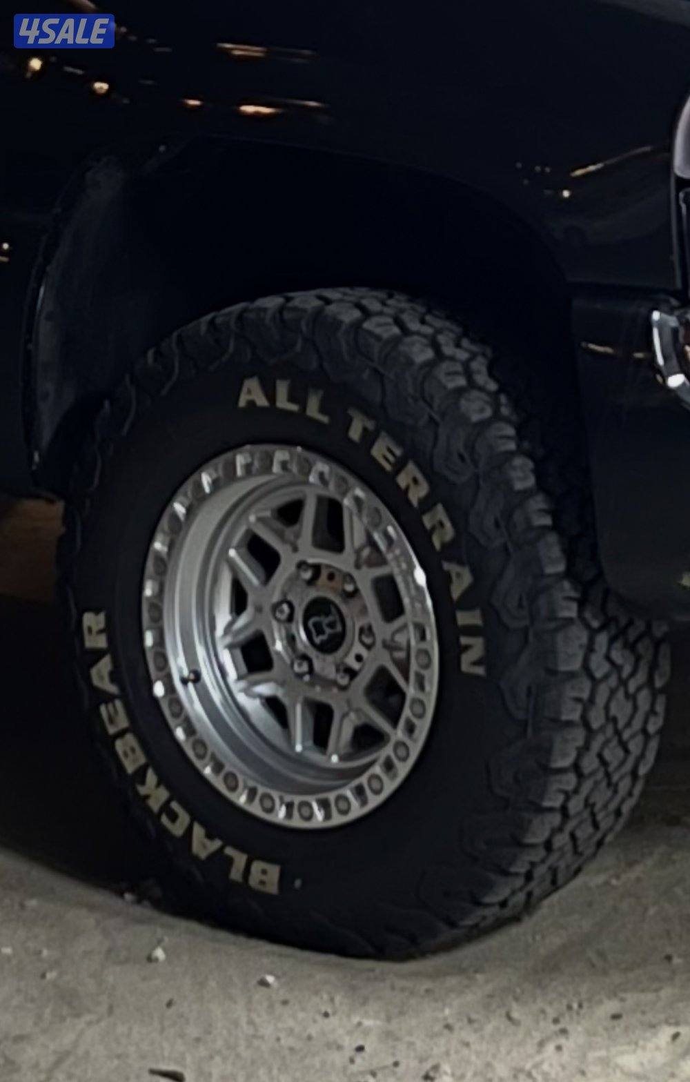 للبيع رنقات بلاك راينو حجمم ١٧ استعمال شهرين اصلي من فورمولا2