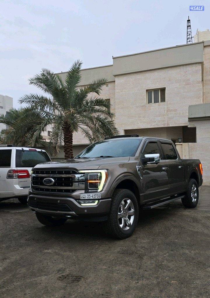 للبيع او للبدل لاريت 8 سلندر FX4 اعلى درجه تحت الكفاله0