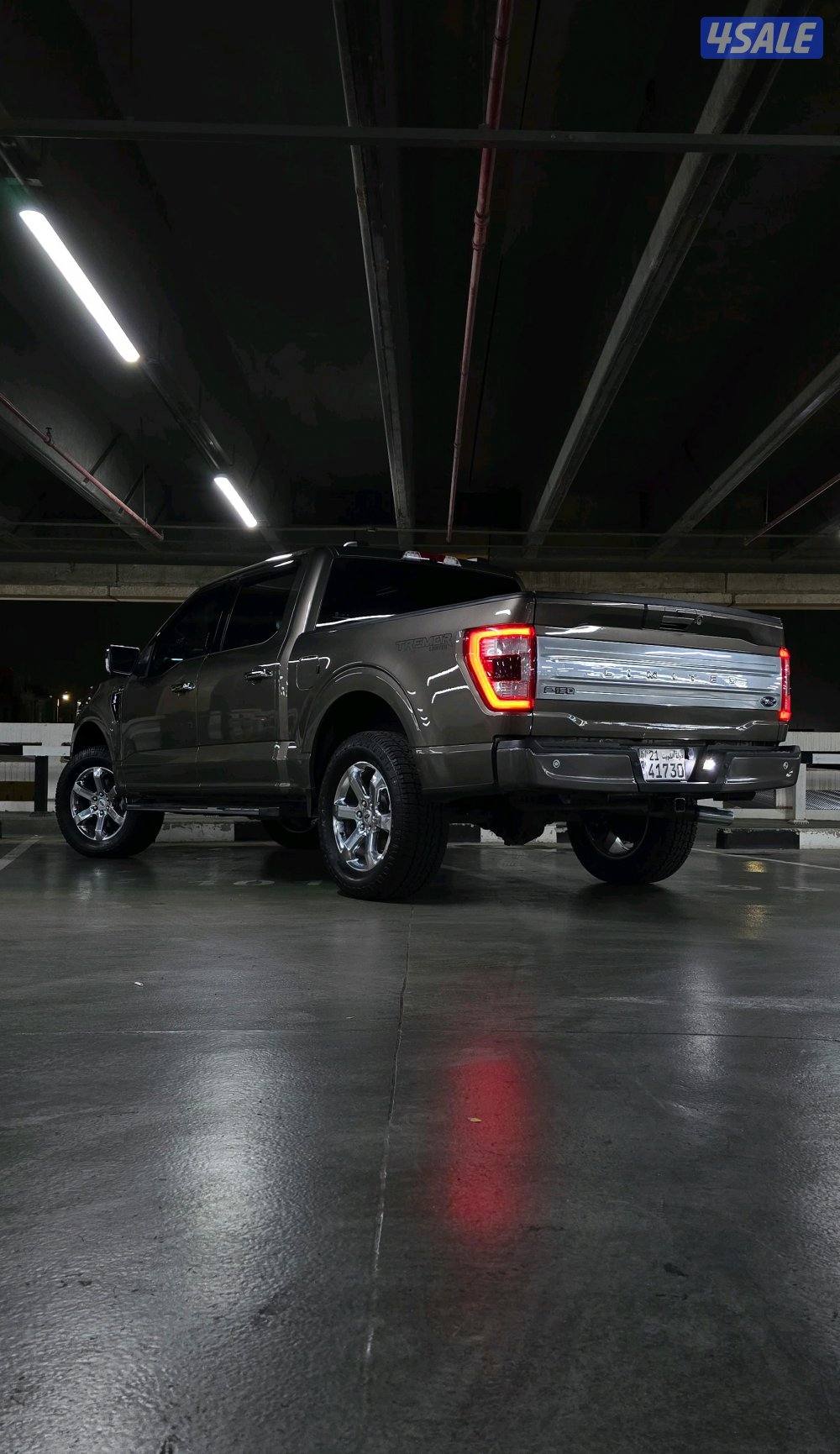 للبيع او للبدل لاريت 8 سلندر FX4 اعلى درجه تحت الكفاله4