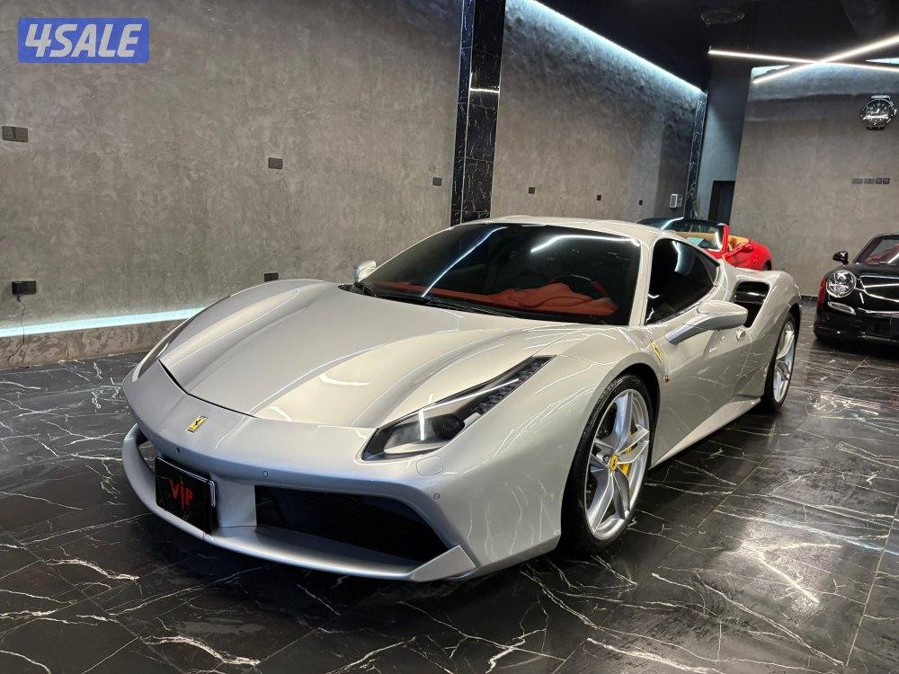 فيراري 488 GTB0