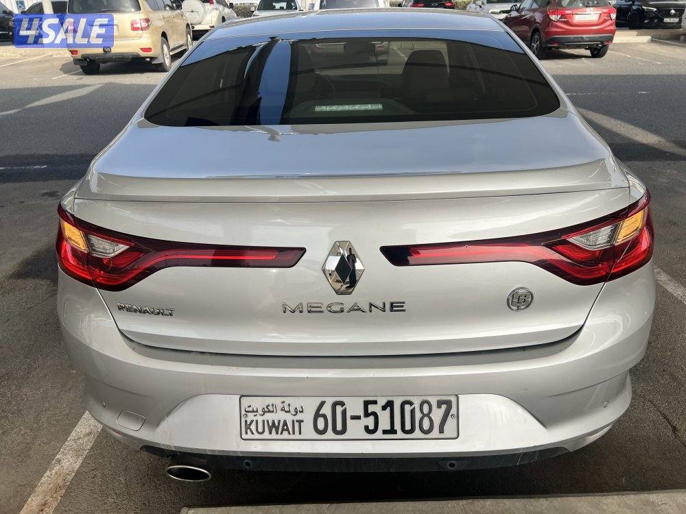 رينو ميجان موديل 2021 بحالة ممتازة3