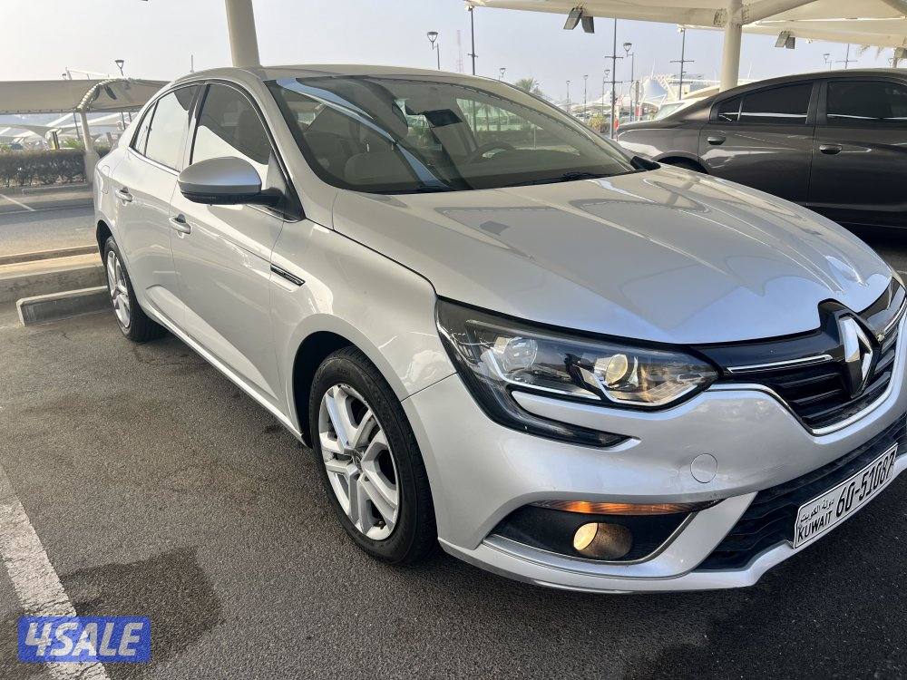 رينو ميجان موديل 2021 بحالة ممتازة7