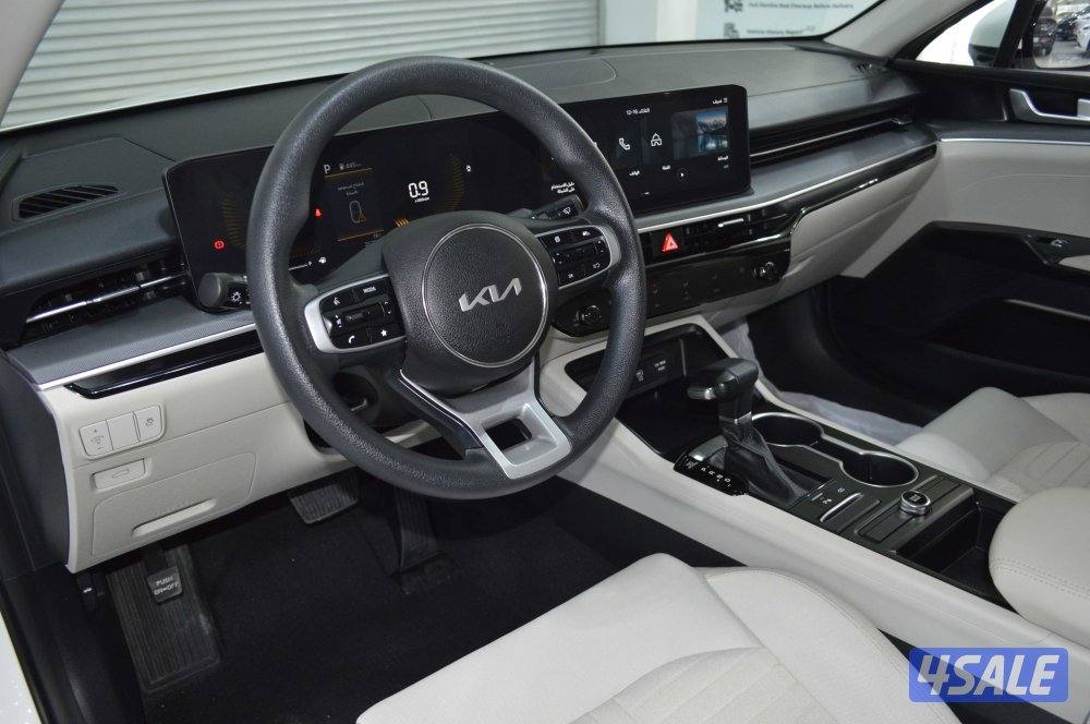 Kia K5 2024 – LX 2.5L FWD (Excellent Condition)6