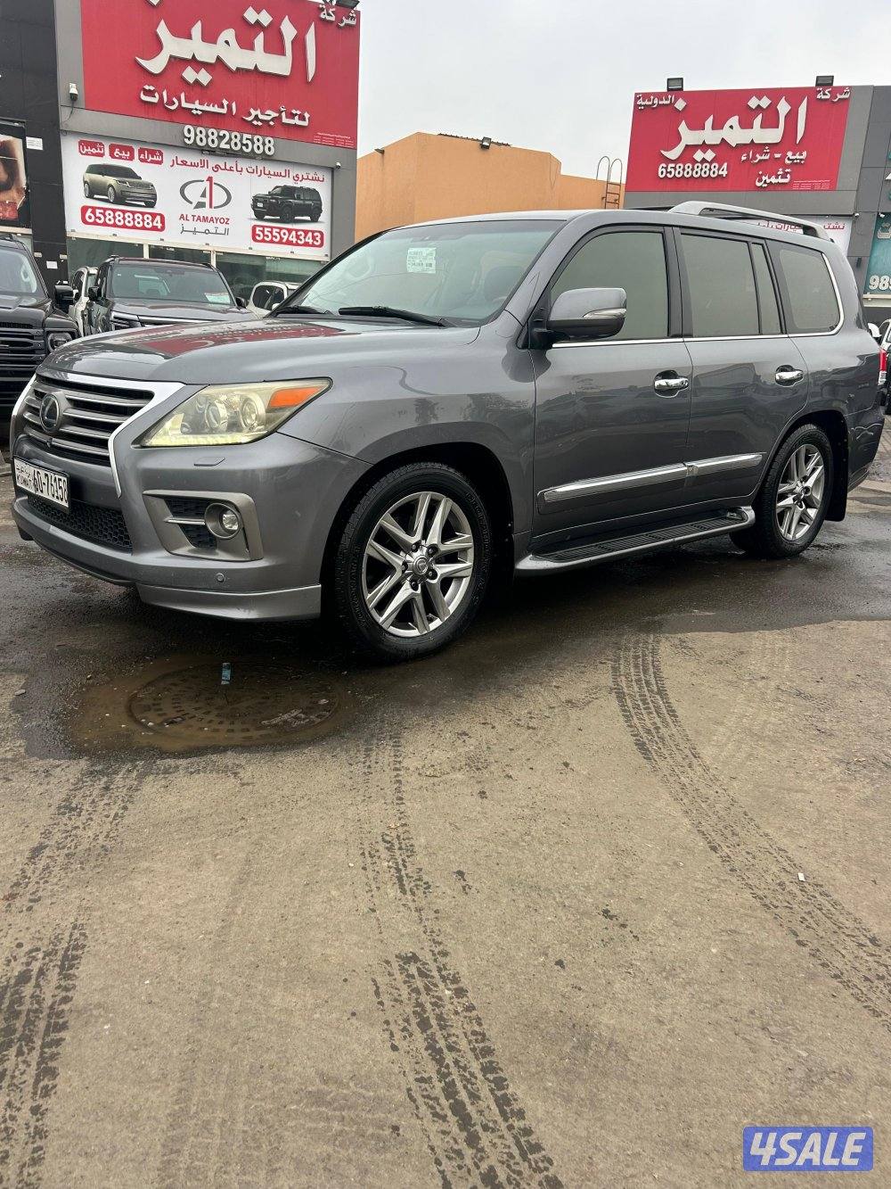 لكزس LX570 درجة اولى 
موديل 2013
ماشى 240.000 k.m 
وارد الخليج.0