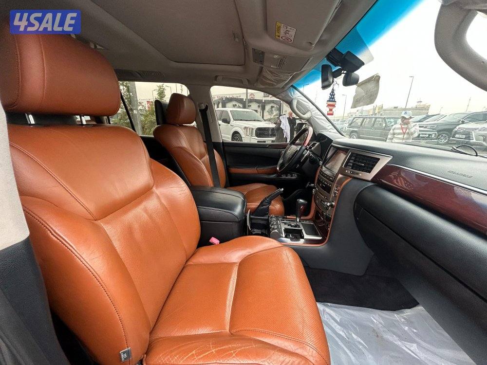 لكزس LX570 درجة اولى 
موديل 2013
ماشى 240.000 k.m 
وارد الخليج.5