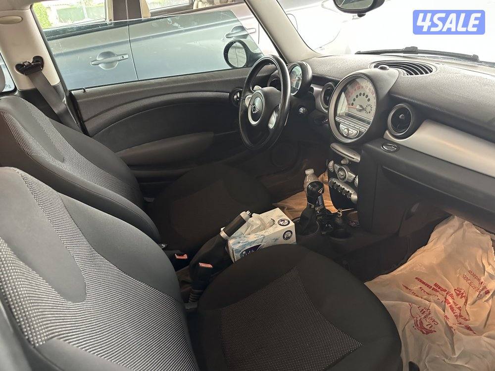 ميني كوبر موديل 2009 حاله ممتازه ماشي 90 الف فقط معمول لها سيرفس ميجور1